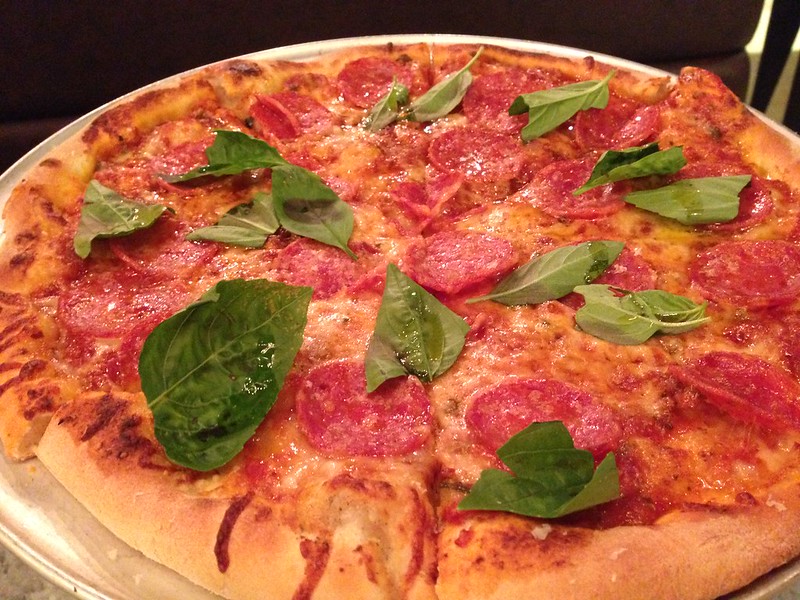 "Pepperoni Pizza" (CC BY 2.0) by Happy Tummy