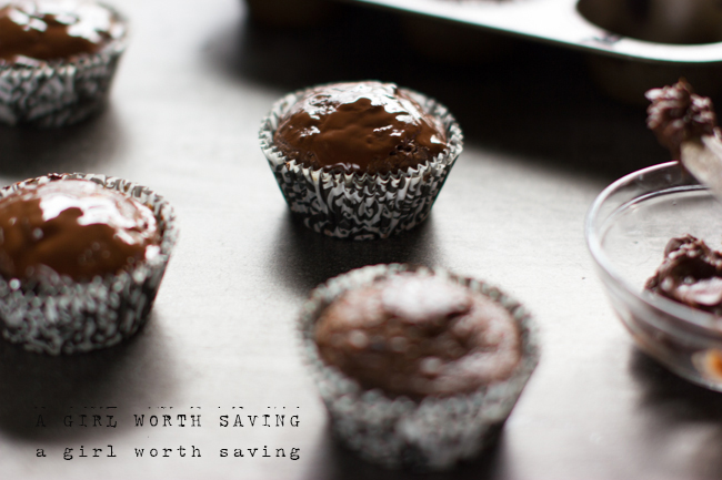 Paleo Chocolate Cupcakes with Mint