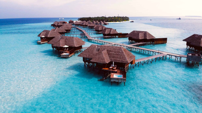 Maldives: “Maldives Marvels: Exploring the Islands’ Untouched Beauty”