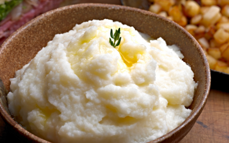 How to Thicken Mashed Potatoes: 4 Quick & Easy Solutions