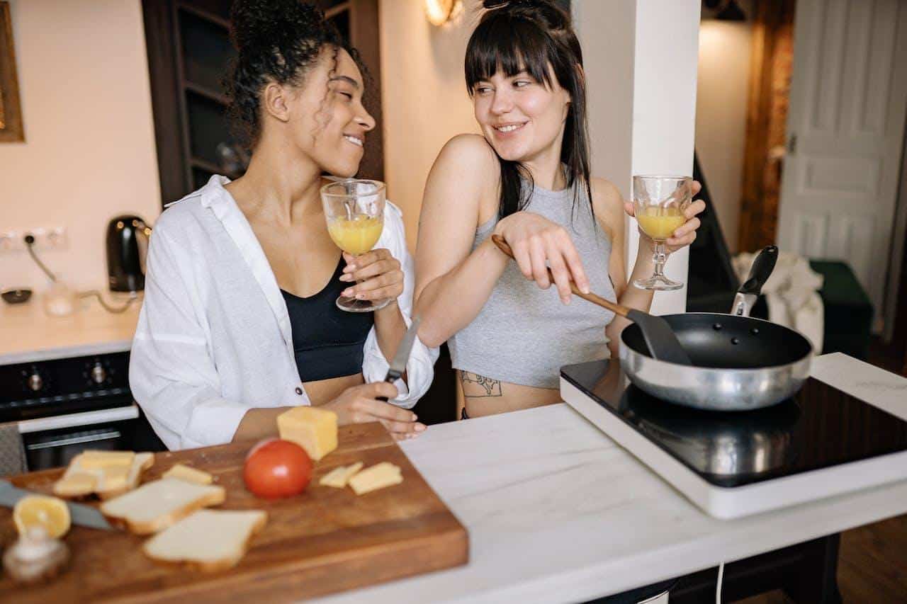 https://www.pexels.com/photo/a-woman-cooking-on-the-table-7315174/