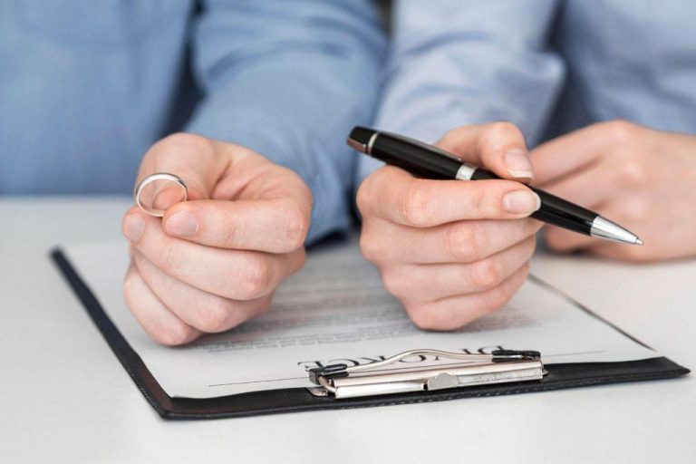 6 Signs That Indicate Your Marriage is Heading Towards a Divorce