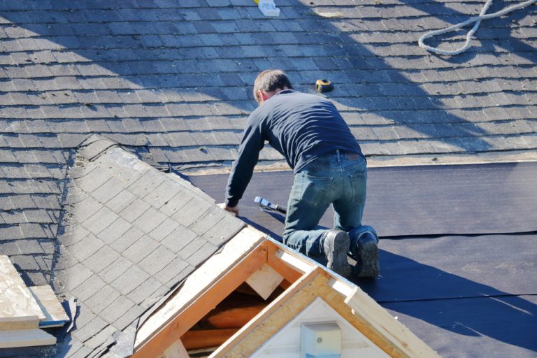How To Choose the Right Residential Roofing Service Provider?