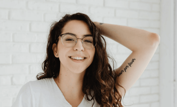 What Outfits Work Best with Round Eyeglasses in Modern Wardrobes