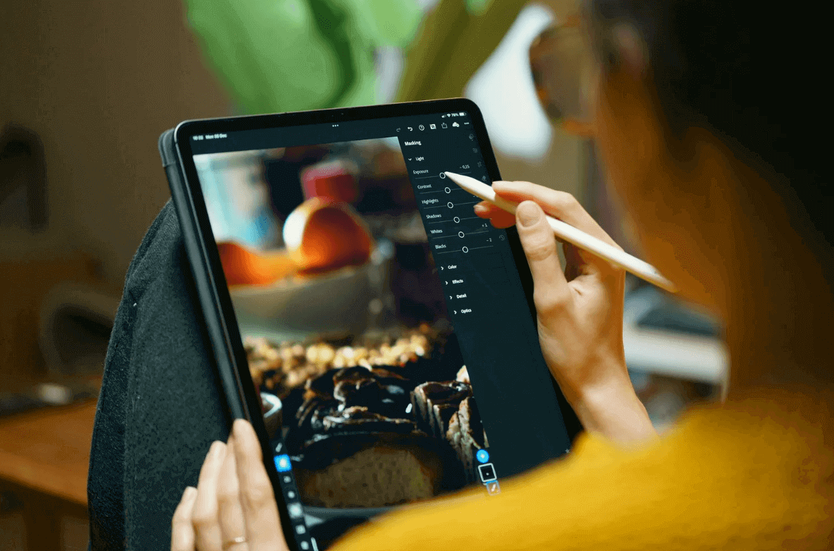 food blogger editing background photofood blogger editing background photo