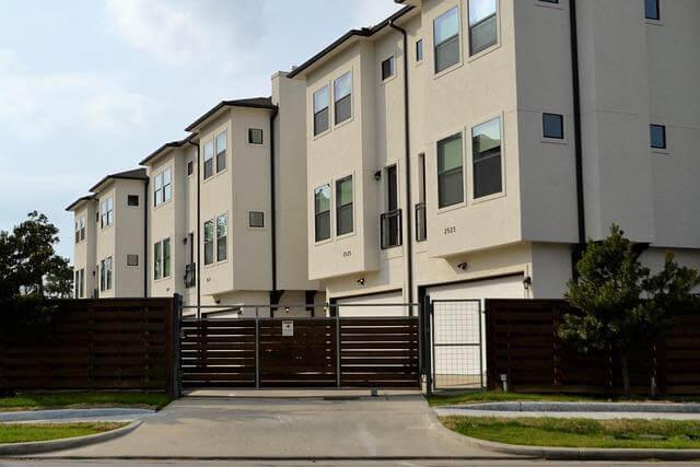 A street view of apartment buildings with