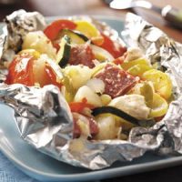 Ahh! When the weather gets warmer & the days get longer, you just can’t help but be outside. For a lot of families, this means going camping. Camping is a terrific way to reconnect with nature is one of purest ways. If you eat Paleo, we have a real treat for you today: 20 delicious Paleo Camping Recipes! The hardest part is going to be deciding which one to try first.