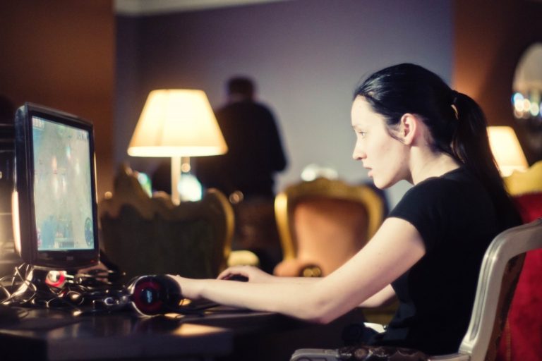 What every woman should know when playing casino games online