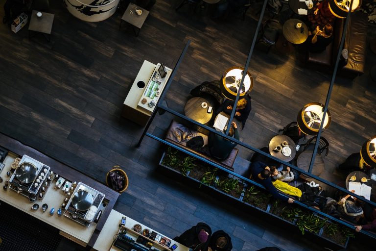 7 Tips to Save Money When Eating Out